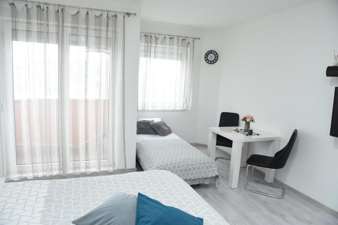 Sofronic 2 Apartment